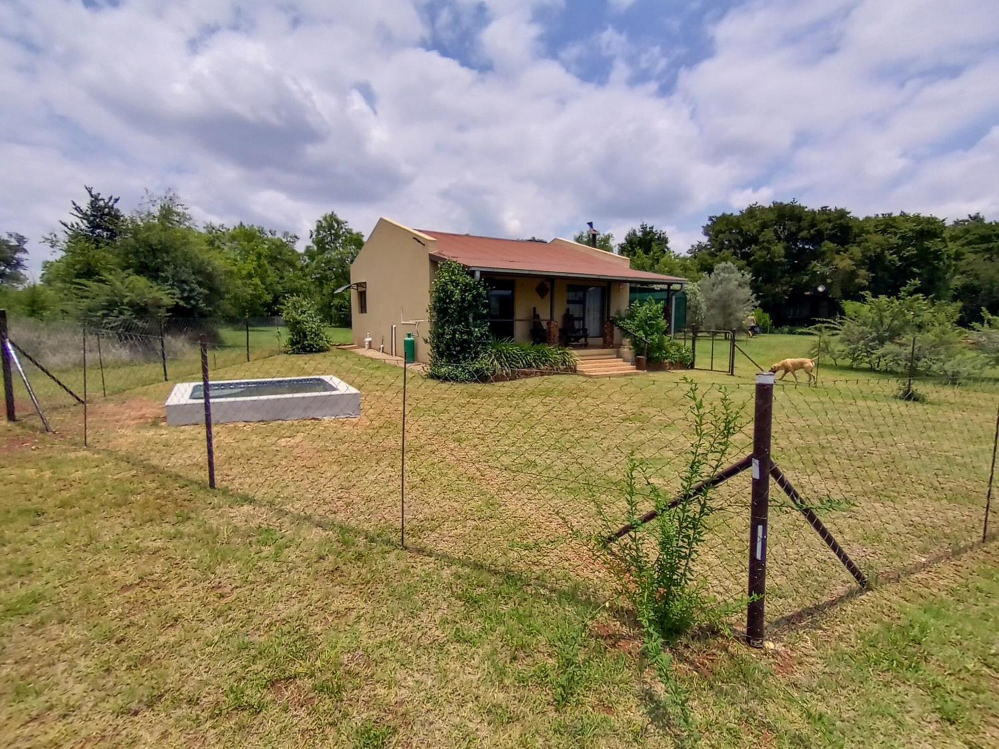 Votadini Country Cottages Magaliesburg Ruang foto